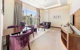 Radisson Blu Waterfront Dubai 5*