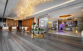 Radisson Blu Waterfront Dubai 5*